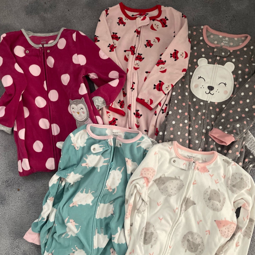 5 pairs of 4T footie pjs